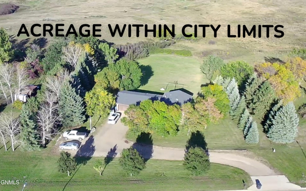 4204 Old Red Trail, Mandan, ND 58554 - photo 1