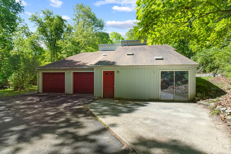 Welcome to 190 Old Colchester Rd!