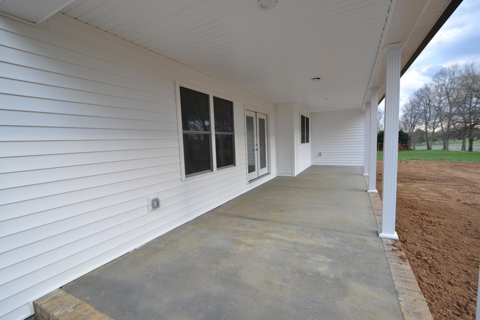 566 Harvest Ln, Harrodsburg, KY 40330 - photo 1