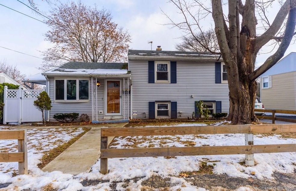 101 Longmeadow Dr, Waterbury, CT 06706 - photo 1