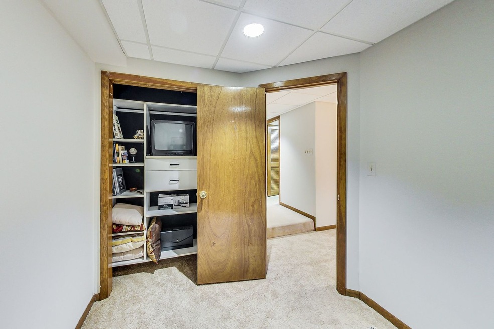 479 N Addison Ave unit A3, Elmhurst, IL 60126 - photo 1