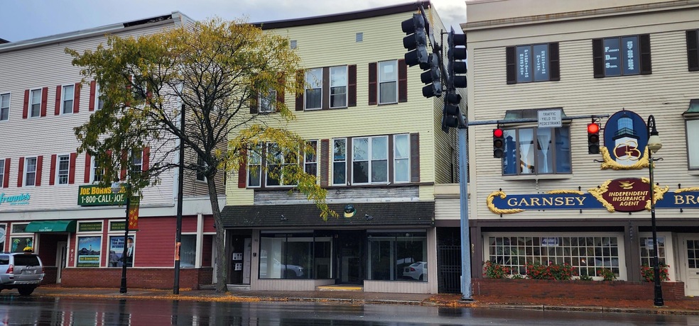 911 Main St, Sanford, ME 04073 - photo 1