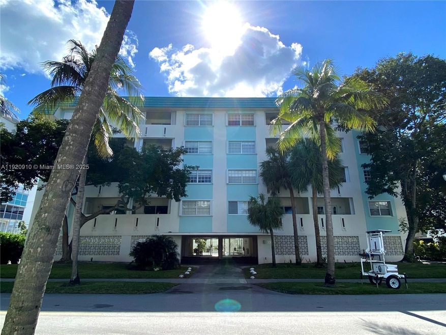 300 Galen Dr unit 205, Key Biscayne, FL 33149 - photo 1