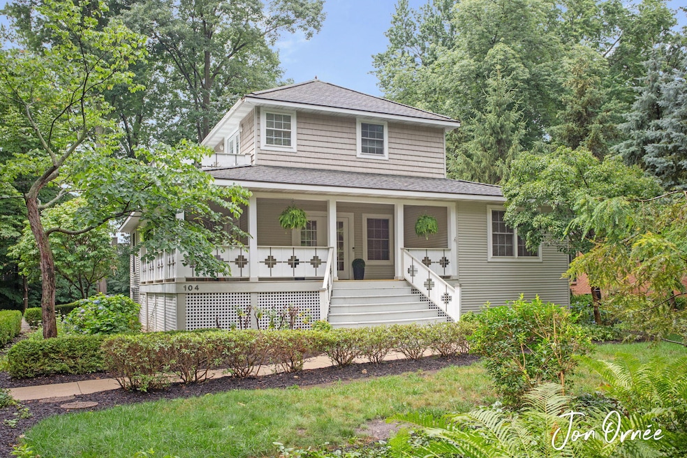 1-web-or-mls-104-oakwood-ave