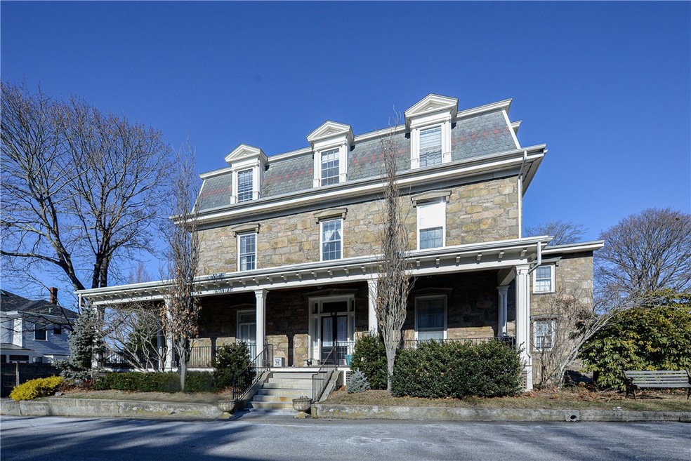 10 Pell St unit 3B, Newport, RI 02840 - photo 1