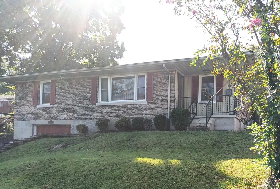 21 Graham Ave, Frankfort, KY 40601 - photo 1