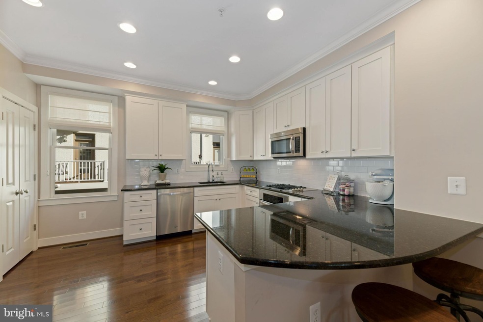 827 N Alfred St, Alexandria, VA 22314 - photo 1