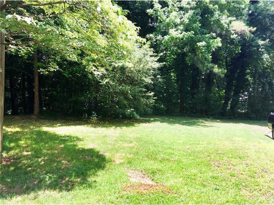 Front of lot on cul de sac