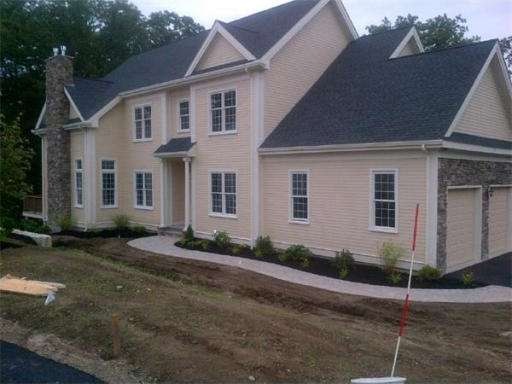 75 Clubhouse Way unit 66, Sutton, MA 01590 - photo 1