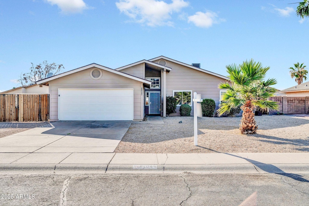 11044 N 75th Dr-1