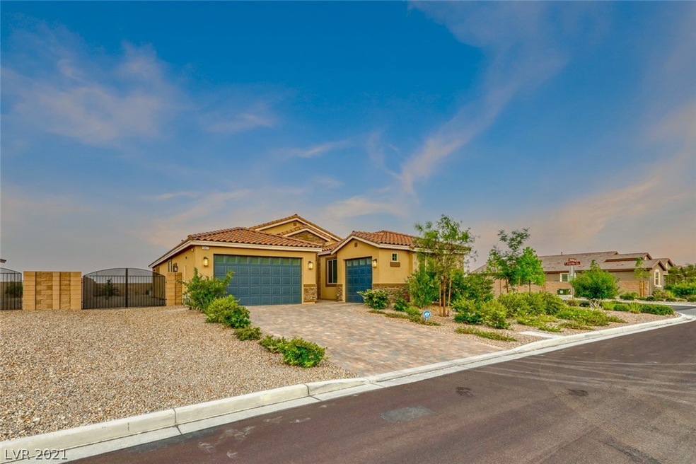 Beautiful nearly new 2018, 2546 sq ft single story