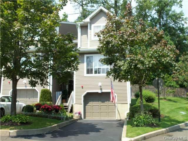 174 Eagle Ridge Way unit 48, Nanuet, NY 10954 - photo 1