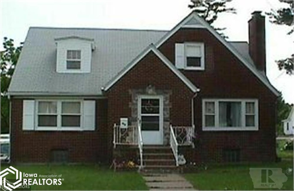 413 Springer Ave, Columbus Junction, IA 52738 - photo 1