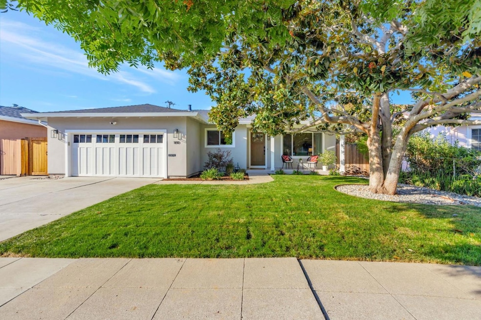 Sold $1,820,000 • Co-Listing Agent