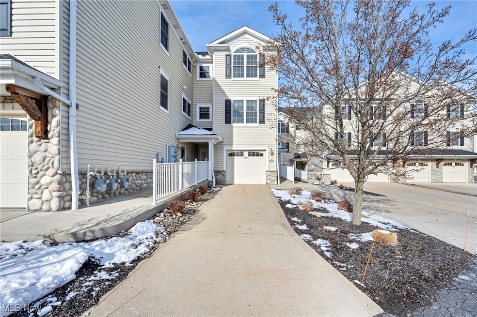 5239 Lake Rd W unit 305, Ashtabula, OH 44004 - photo 1