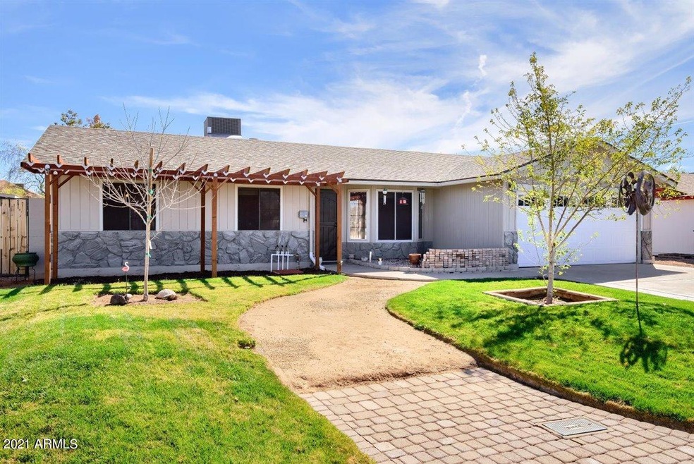 2047 S Extension Rd, Mesa, AZ 85210 - photo 1