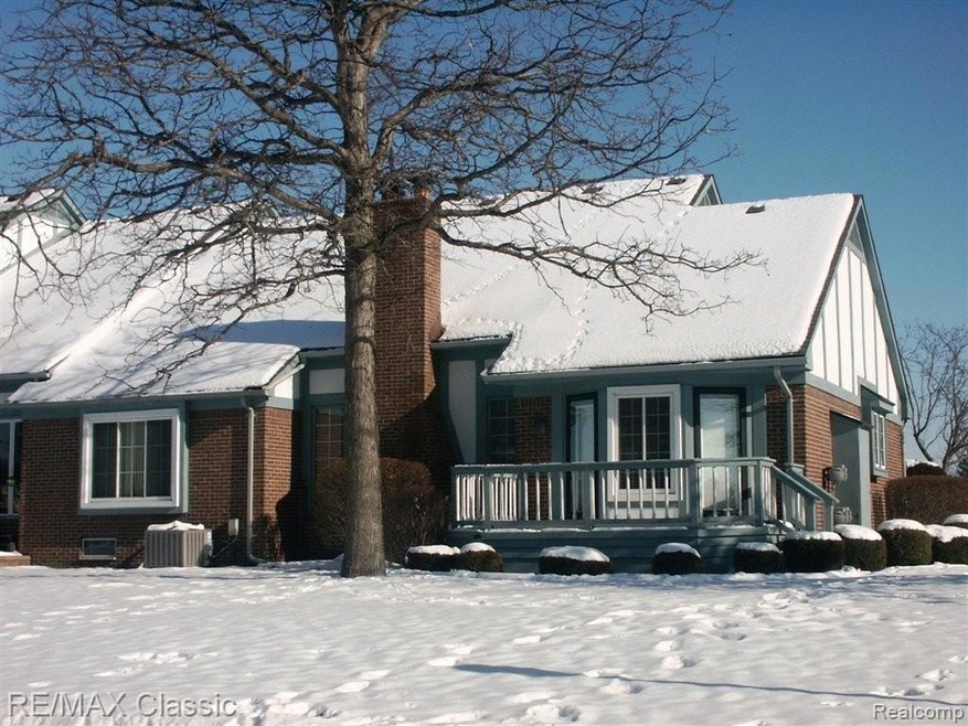 Roxbury Circle 003.JPG