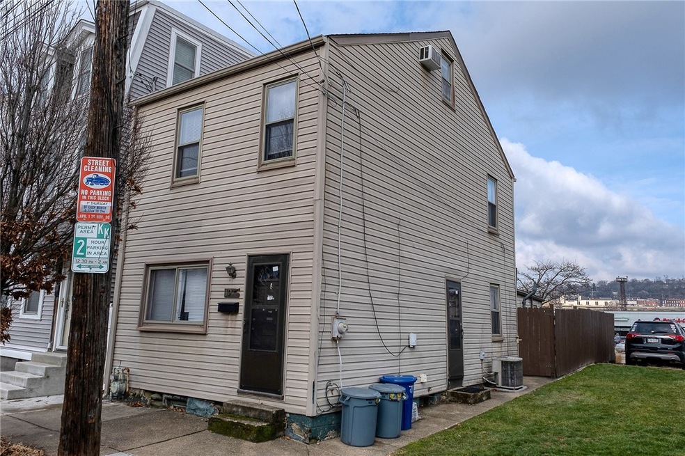 1927 Wharton St. 3 bdrm, in the heart of South Side, with convenience close at hand.