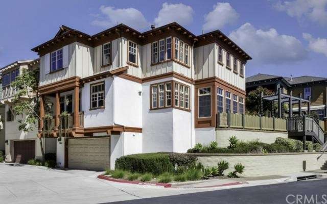 End unit location makes this home lighter and brig