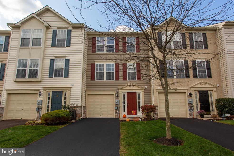 41 N Savanna Dr, Pottstown, PA 19465 - photo 1