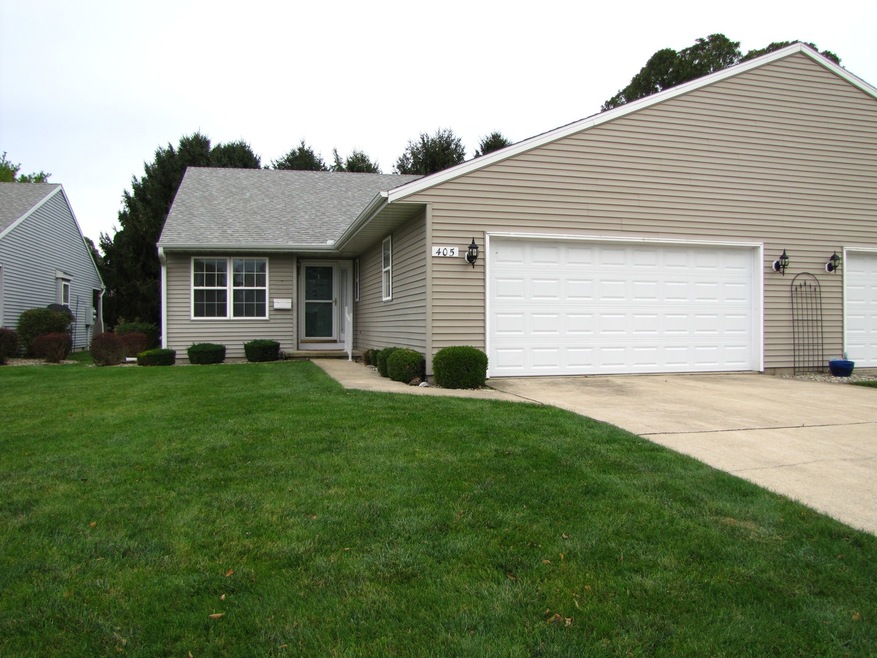 405 E Wilson St, Tuscola, IL 61953 - photo 1