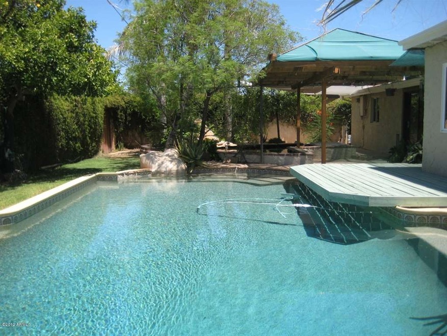 Diving pool