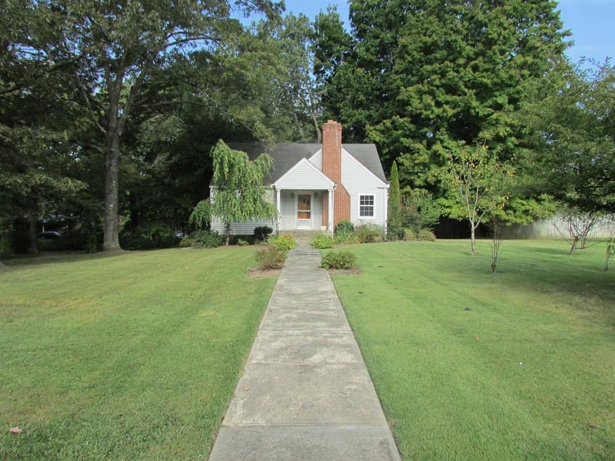 910 Mcarthur St, Manchester, TN 37355 - photo 1