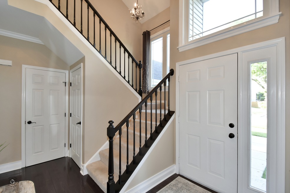 619 Lorree Ln, Lake In the Hills, IL 60156 - photo 1