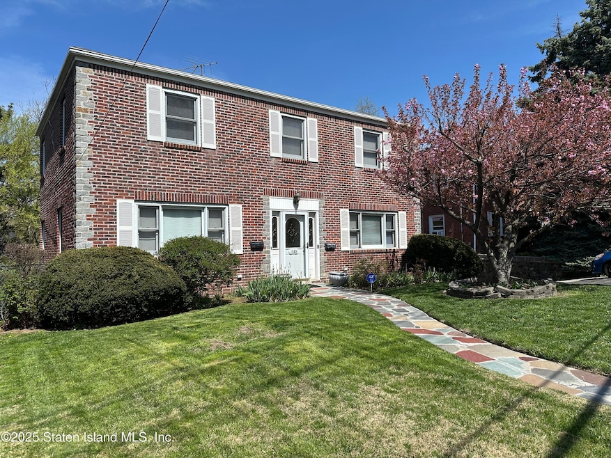 Sold $930,000 • Co-Listing Agent