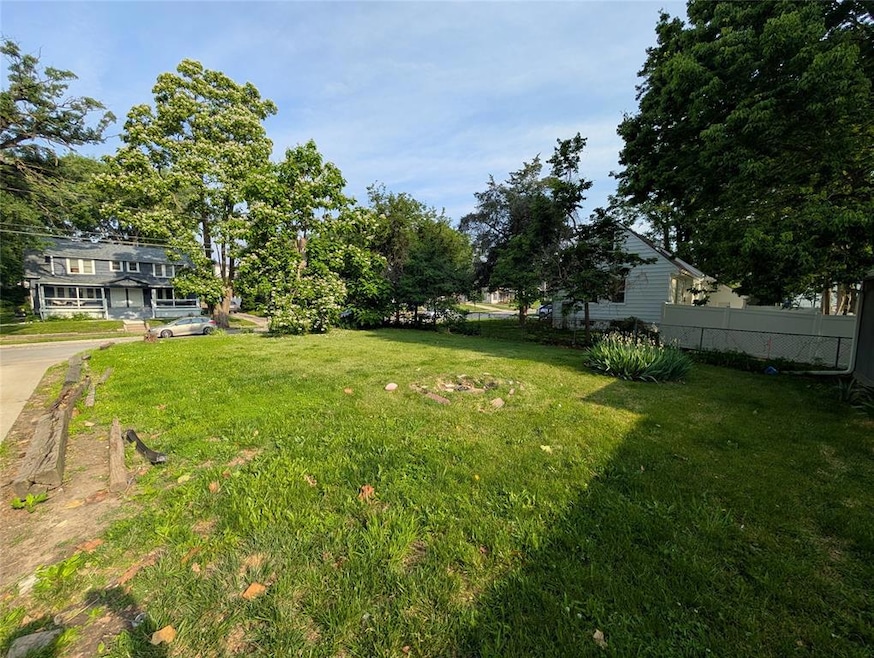 909 24th St, Des Moines, IA 50312 - photo 1