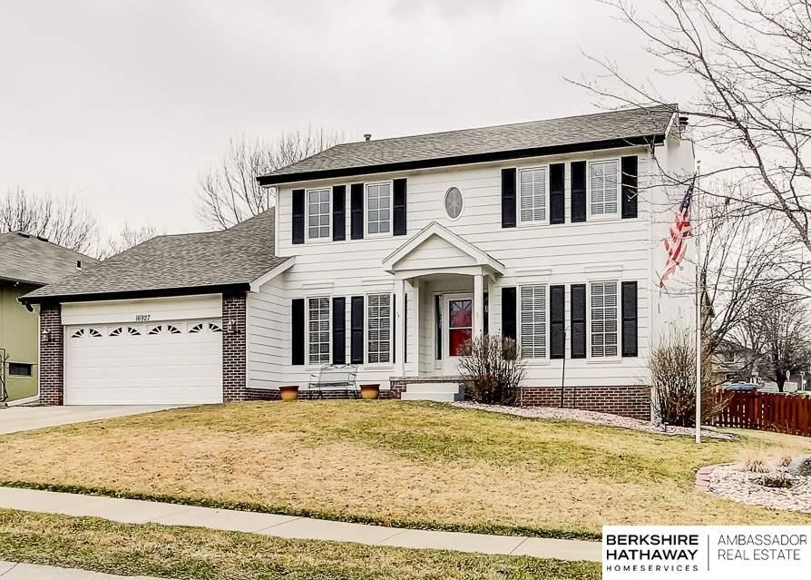 16927 Holmes Cir, Omaha, NE 68135 - photo 1