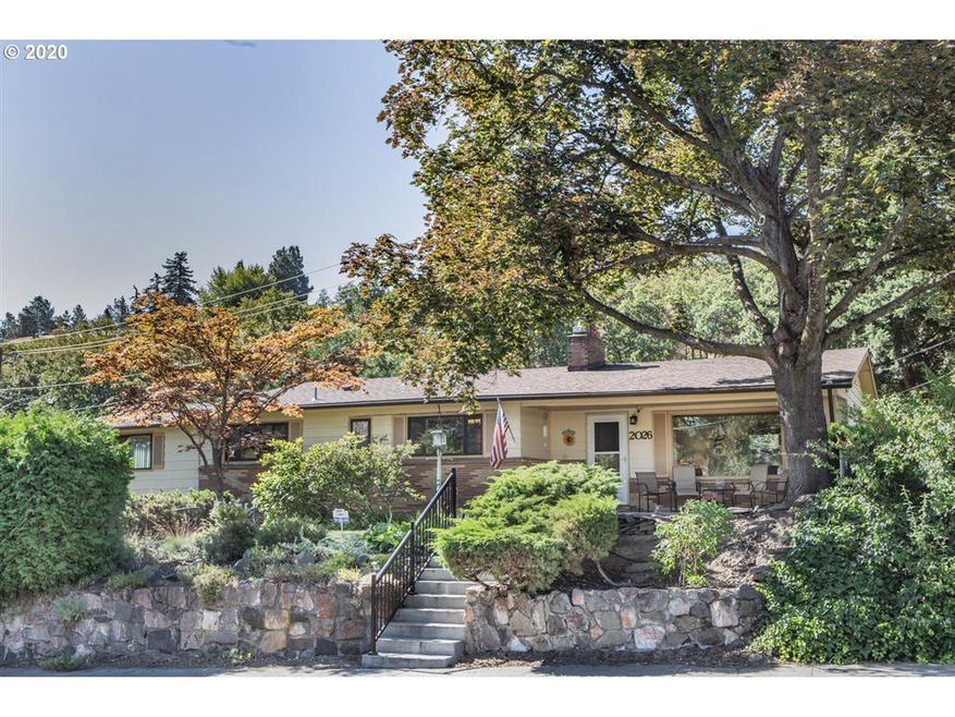 2026 W Scenic Dr, the Dalles, OR 97058 - photo 1