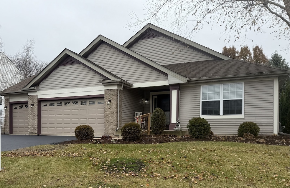 2008 Crooked Tree Ct, McHenry, IL 60050 - photo 1