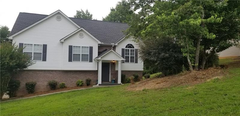 Roomy split foyer with a 4th bedroom and full bath