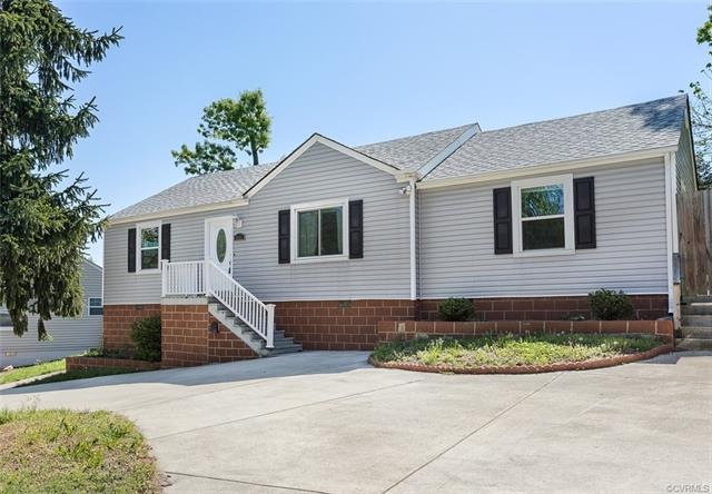 2 year old vinyl siding approximately 5 years old