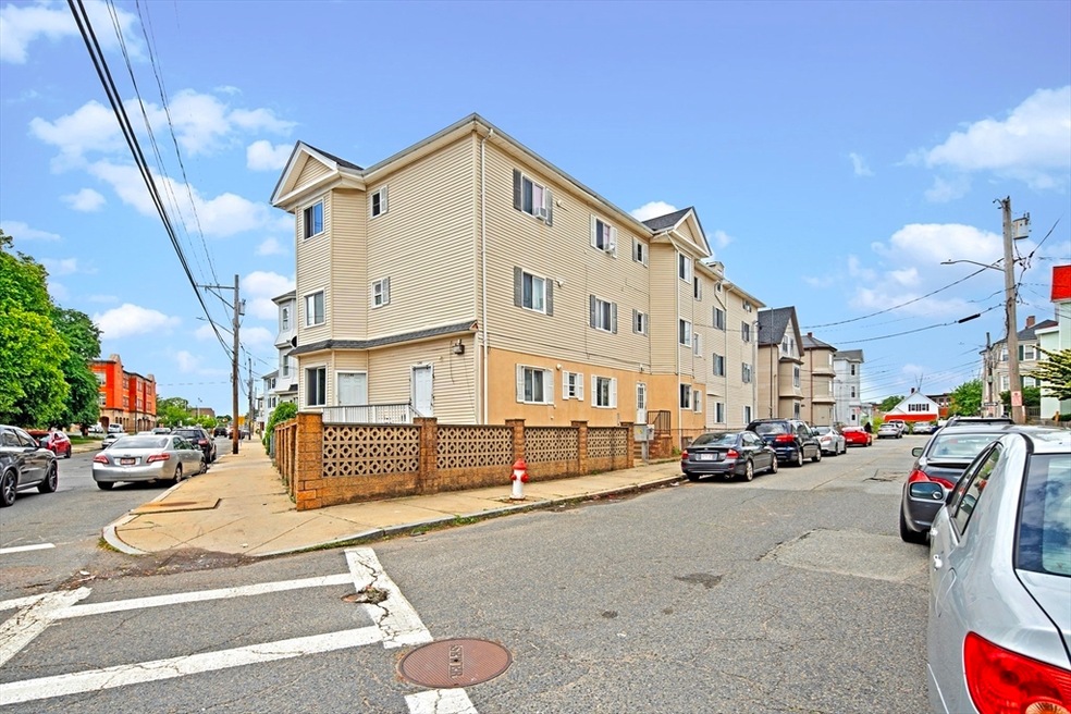 Pending $2,200,000 • Co-Listing Agent