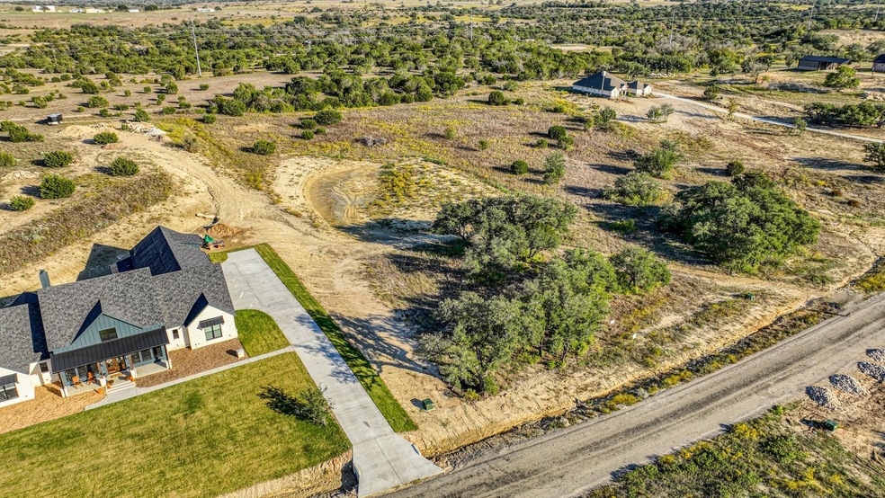 1047 Kingsley Ct, Weatherford, TX 76087 - photo 1