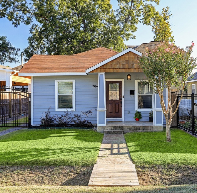 706 E 29th St, Houston, TX 77009 - photo 1