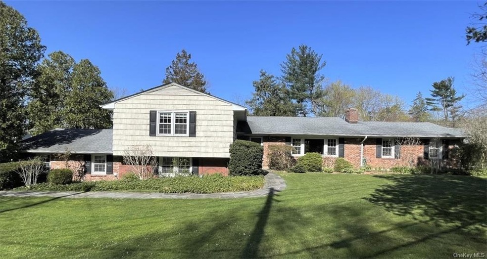 2 Edgemont Cir, Scarsdale, NY 10583 - photo 1