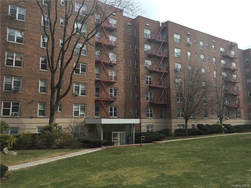 Kimberly Gardens Cooperative unit A-26, Yonkers, NY 10704 - photo 1