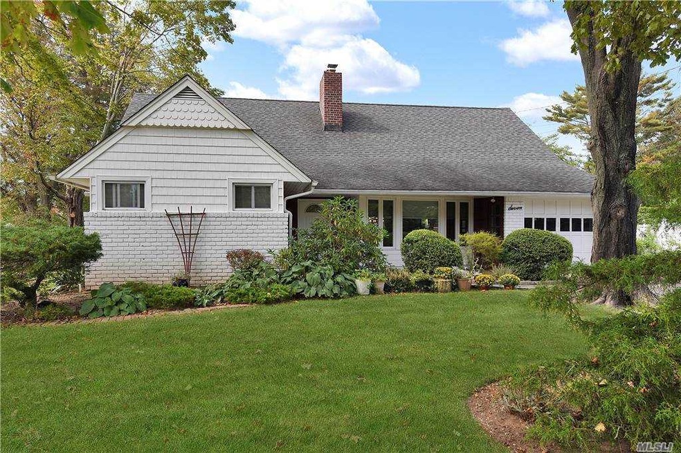 7 Arbor Ln, Merrick, NY 11566 - photo 1