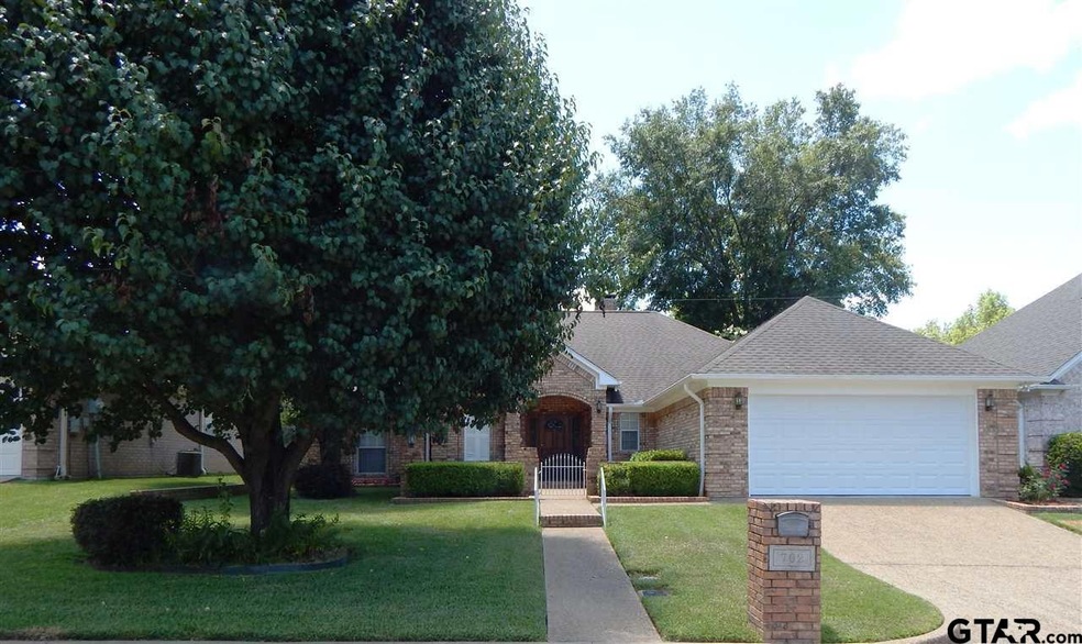 702 Paloma St, Tyler, TX 75703 - photo 1