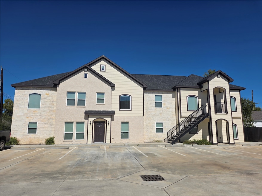 For Rent $1,600/month