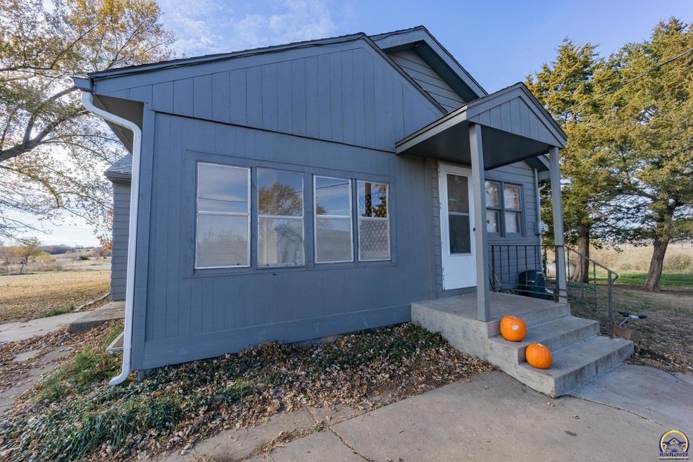 8020 SW Urish Rd, Auburn, KS 66402 - photo 1