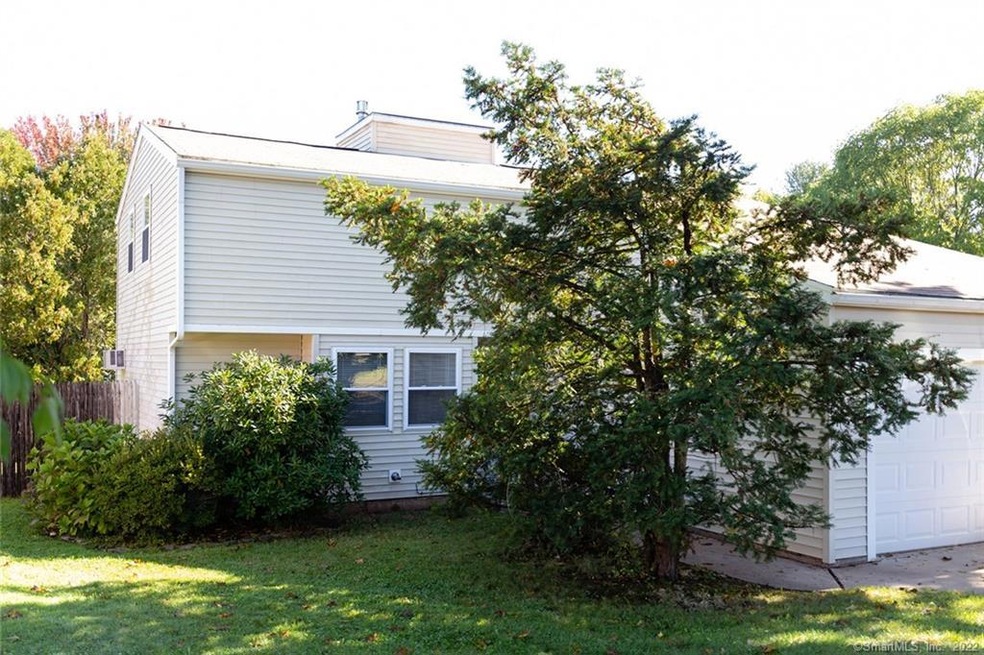 12 E Lake Dr, Middletown, CT 06457 - photo 1