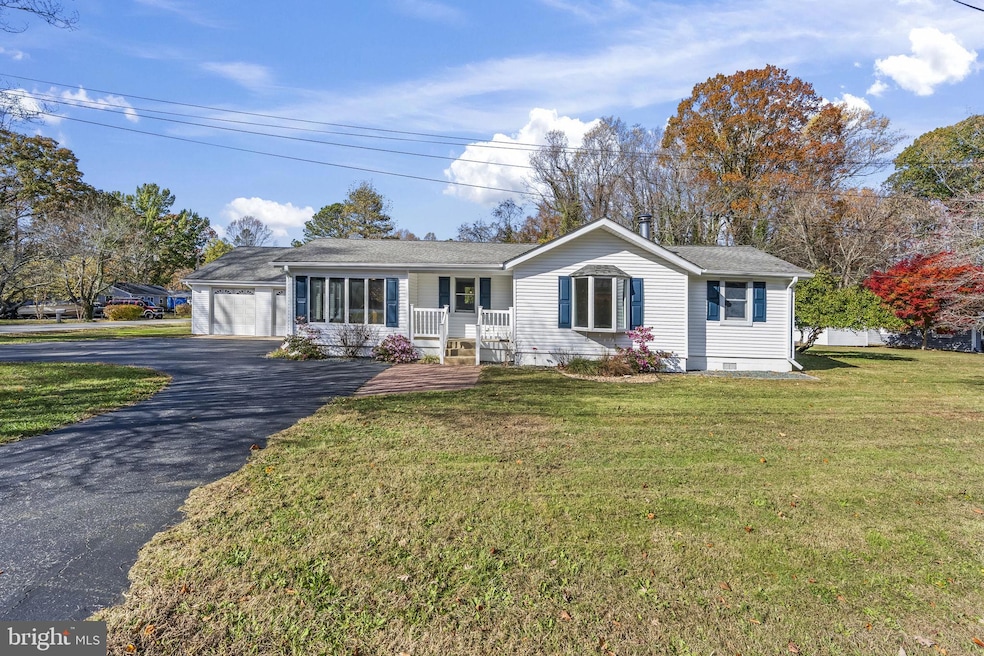 43124 Coles Dr, Hollywood, MD 20636 - photo 1