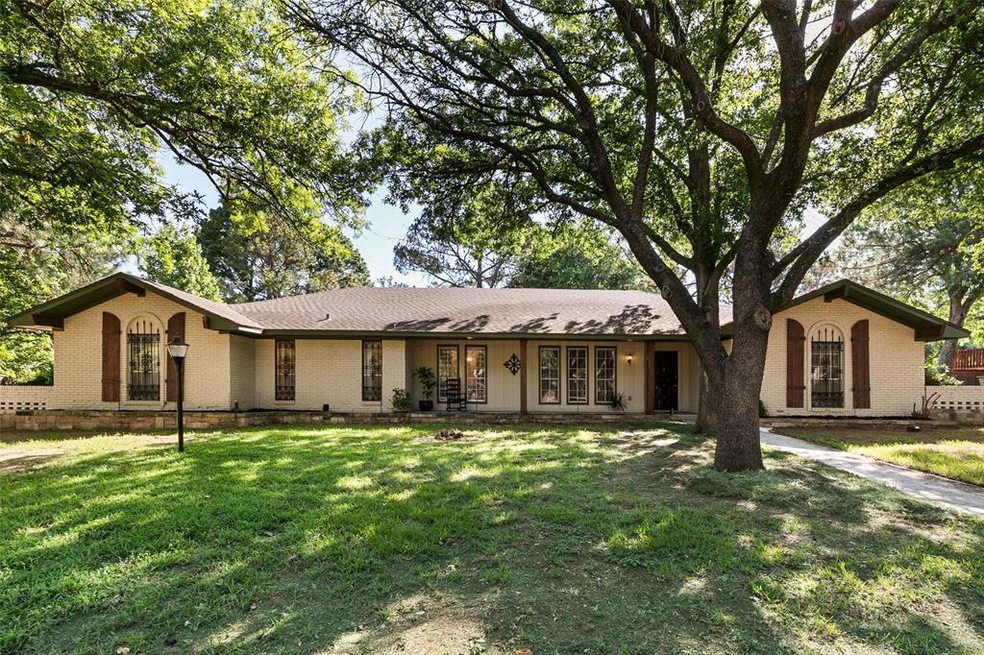 1905 Hollyhill Ln, Denton, TX 76205 - photo 1