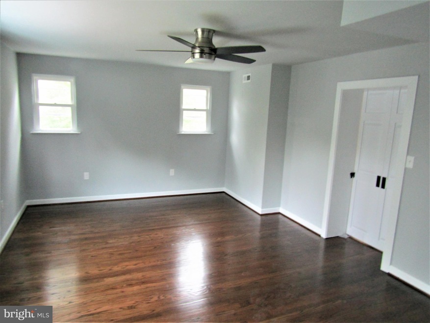 566 Forest View Rd, Linthicum Heights, MD 21090 - photo 1