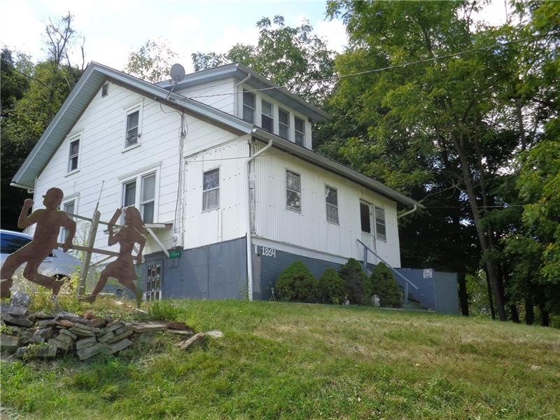 3 BR Farmhouse with formal dining room