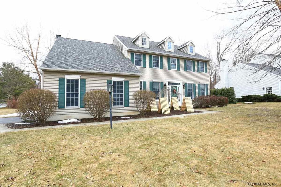 146 Kennewyck Cir, Slingerlands, NY 12159 - photo 1